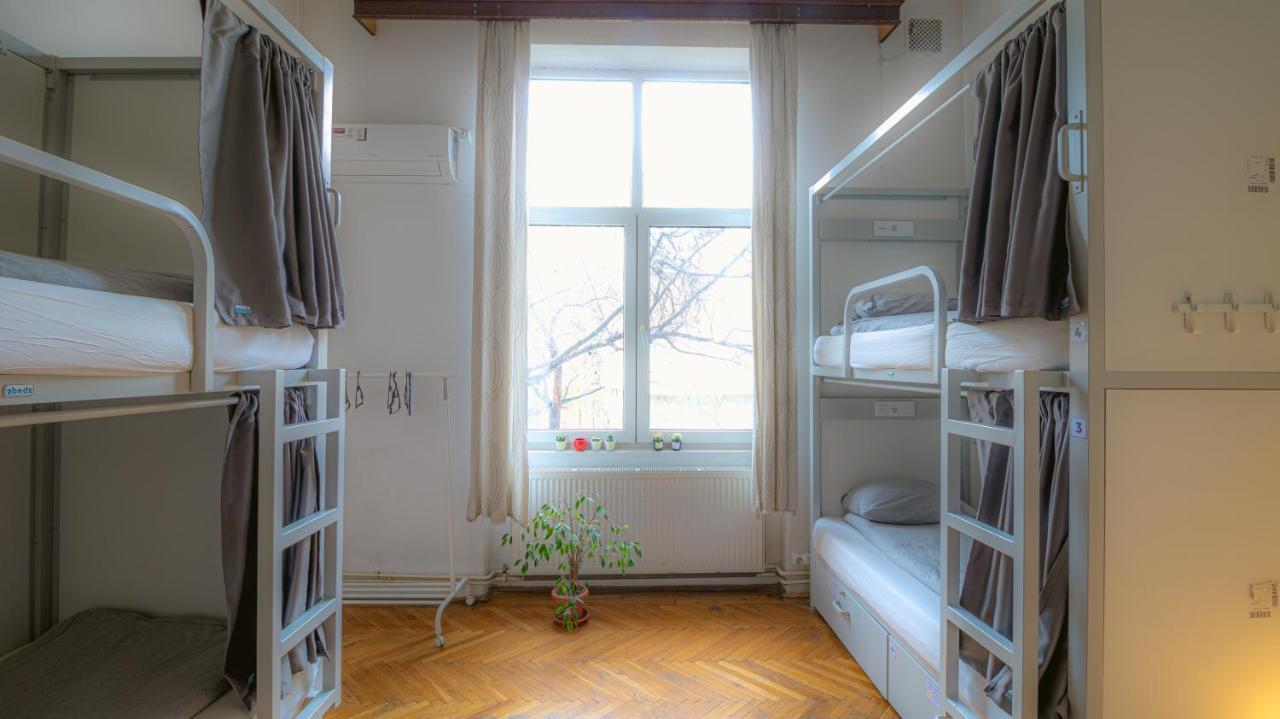 T5 Social Hostel บูคาเรสต์ ภายนอก รูปภาพ