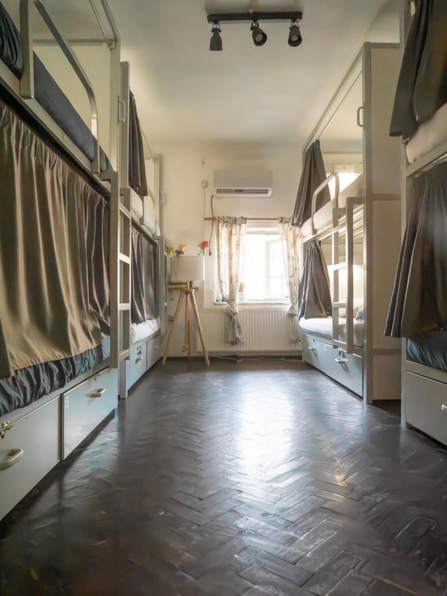 T5 Social Hostel บูคาเรสต์ ภายนอก รูปภาพ